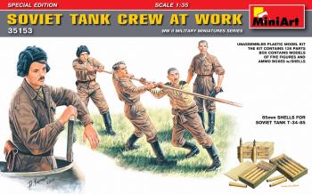 Miniart 1:35 - Soviet Tank Crew at Work (Special Edition)