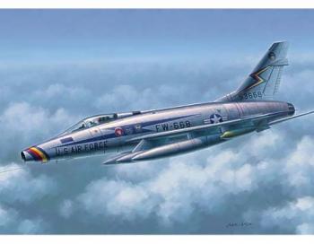 Trumpeter 1:48 - North-American F-100D Super Sabre.