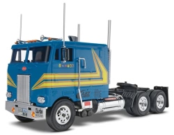 Revell Monogram 1:32 - Peterbilt 352 Cabover