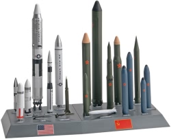 Revell Monogram 1:144 - USA / USSR Missile Set